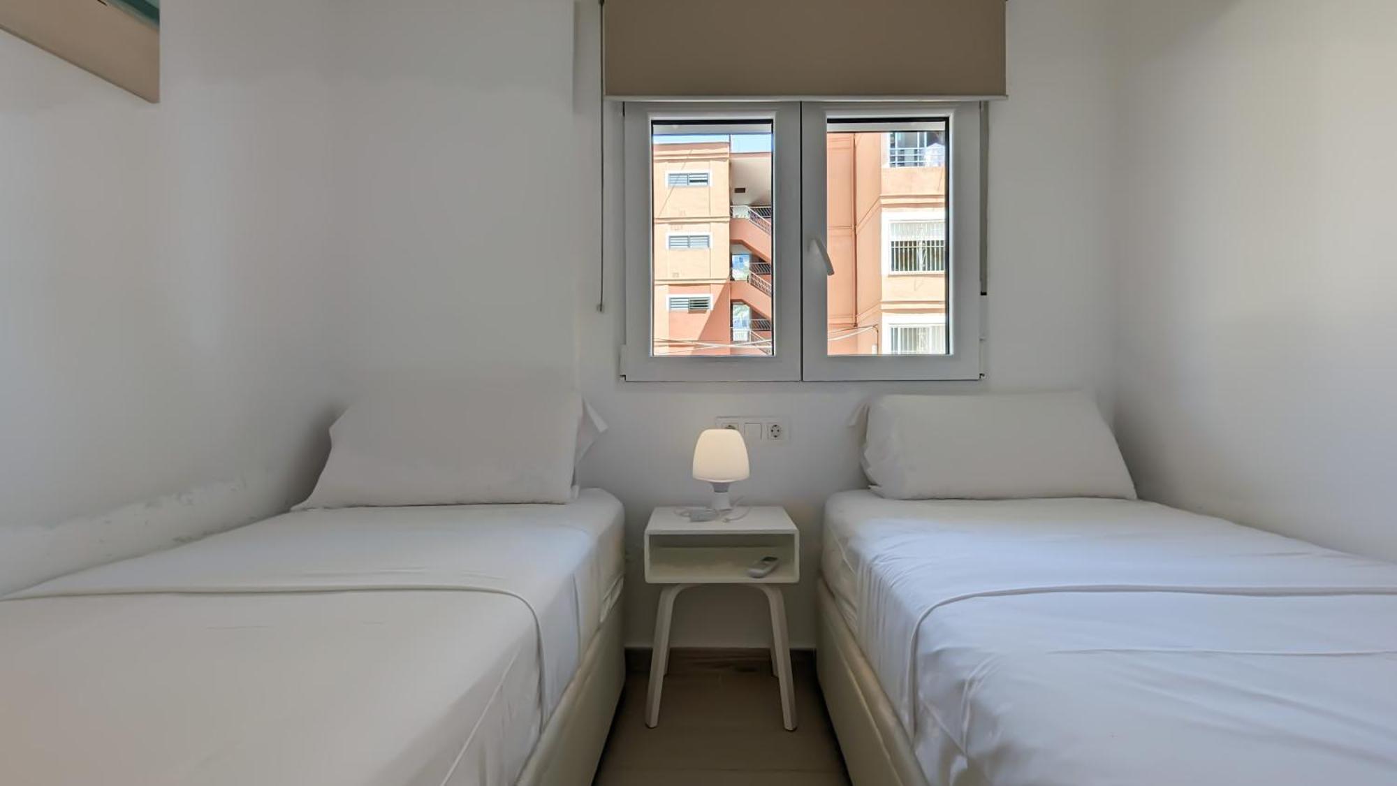 בנידורם Esmeralda Sea Front Apartment מראה חיצוני תמונה